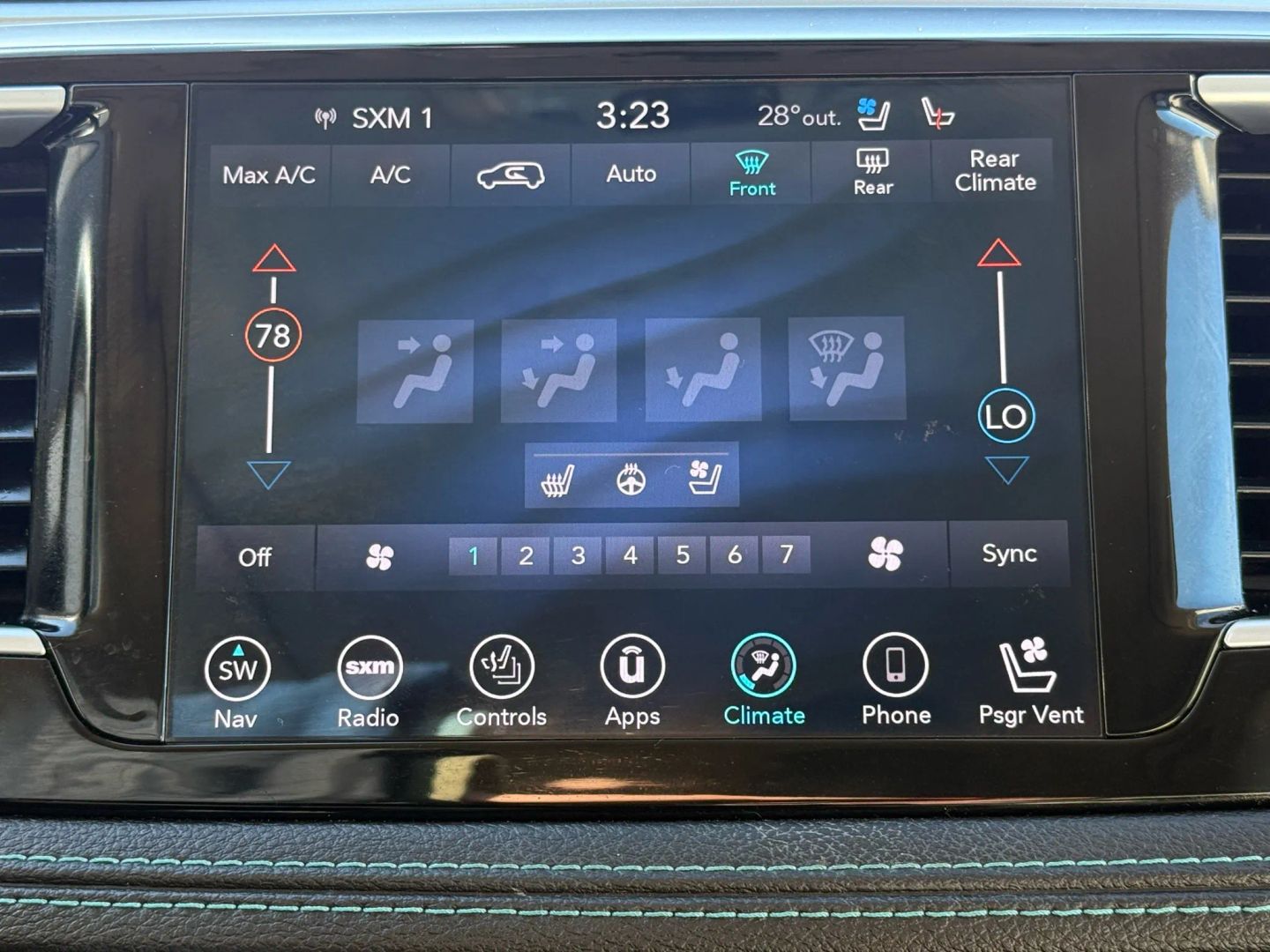 2018 Chrysler Pacifica Hybrid - Image 50