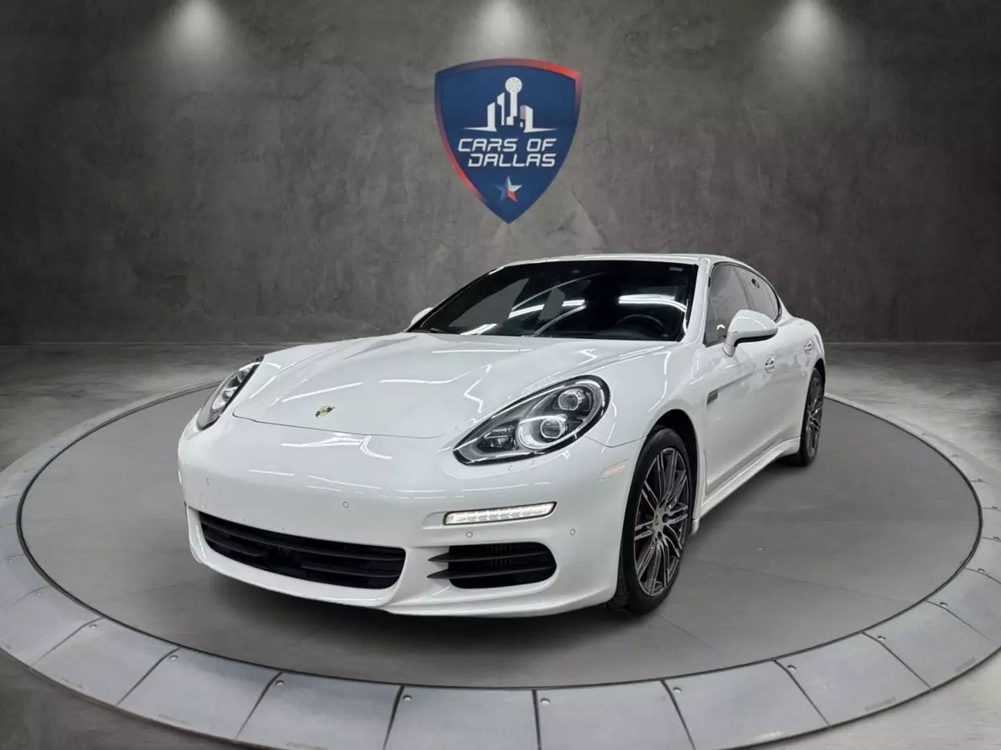 2015 Porsche Panamera - Image 1