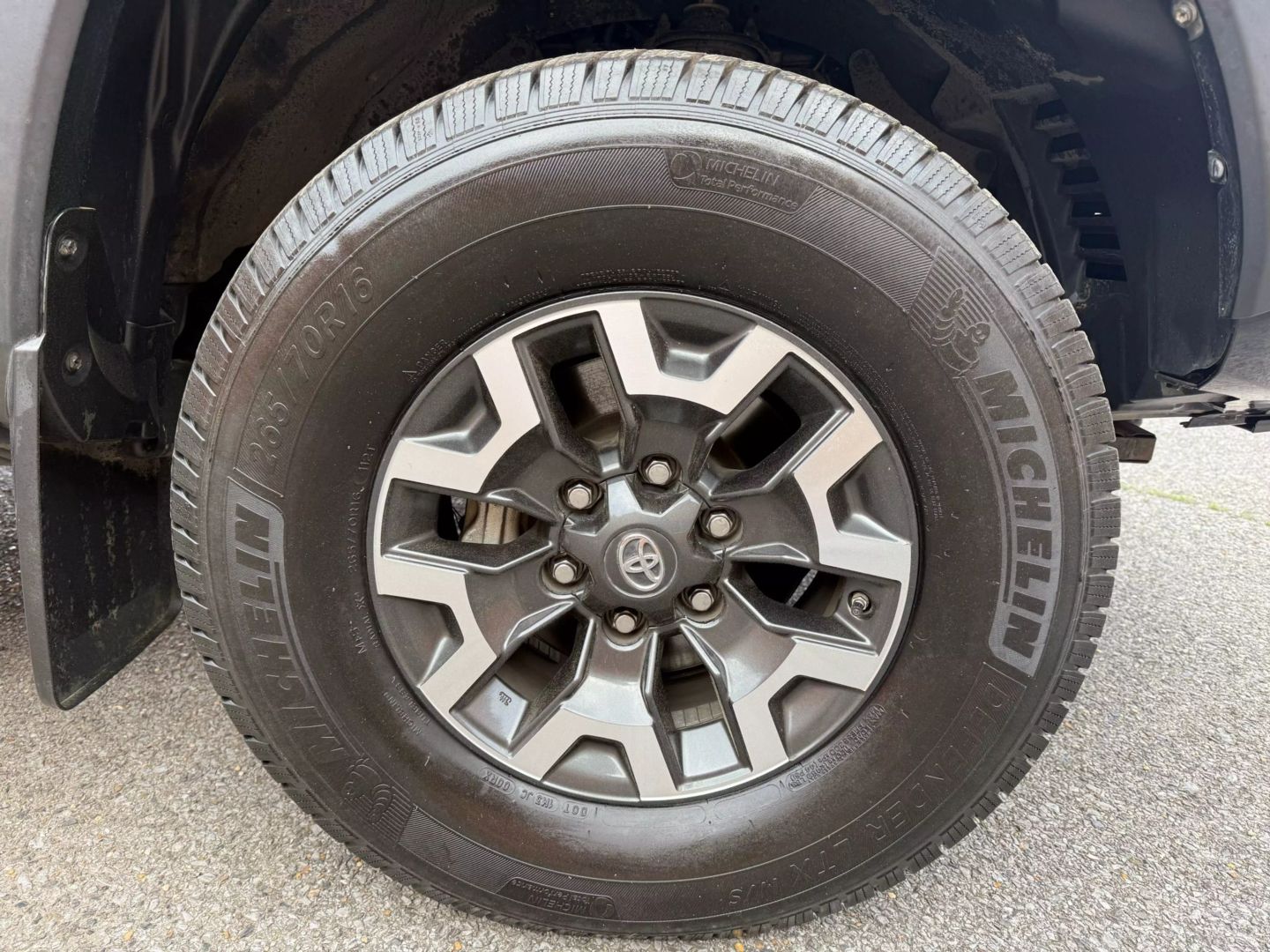 2019 Toyota Tacoma Double Cab - Image 36