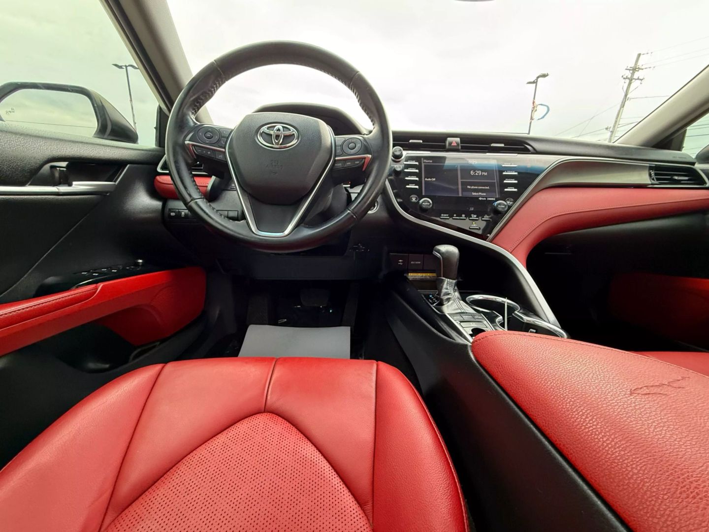 2019 Toyota Camry - Image 27