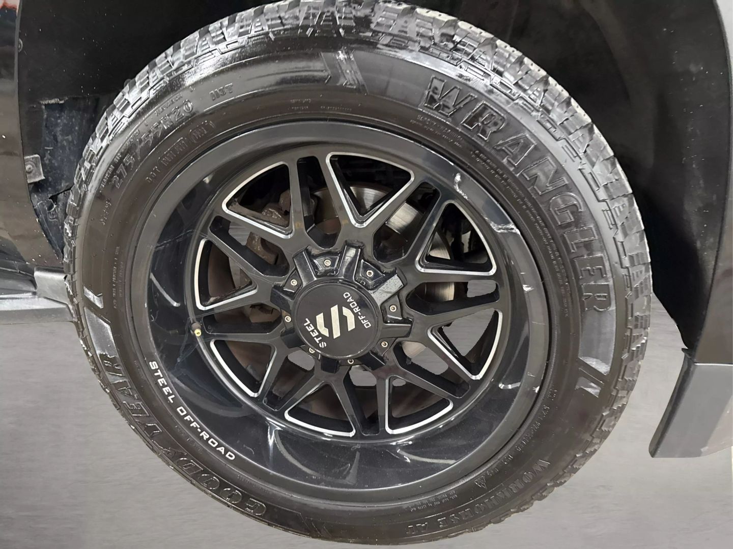2016 Chevrolet Tahoe - Image 13