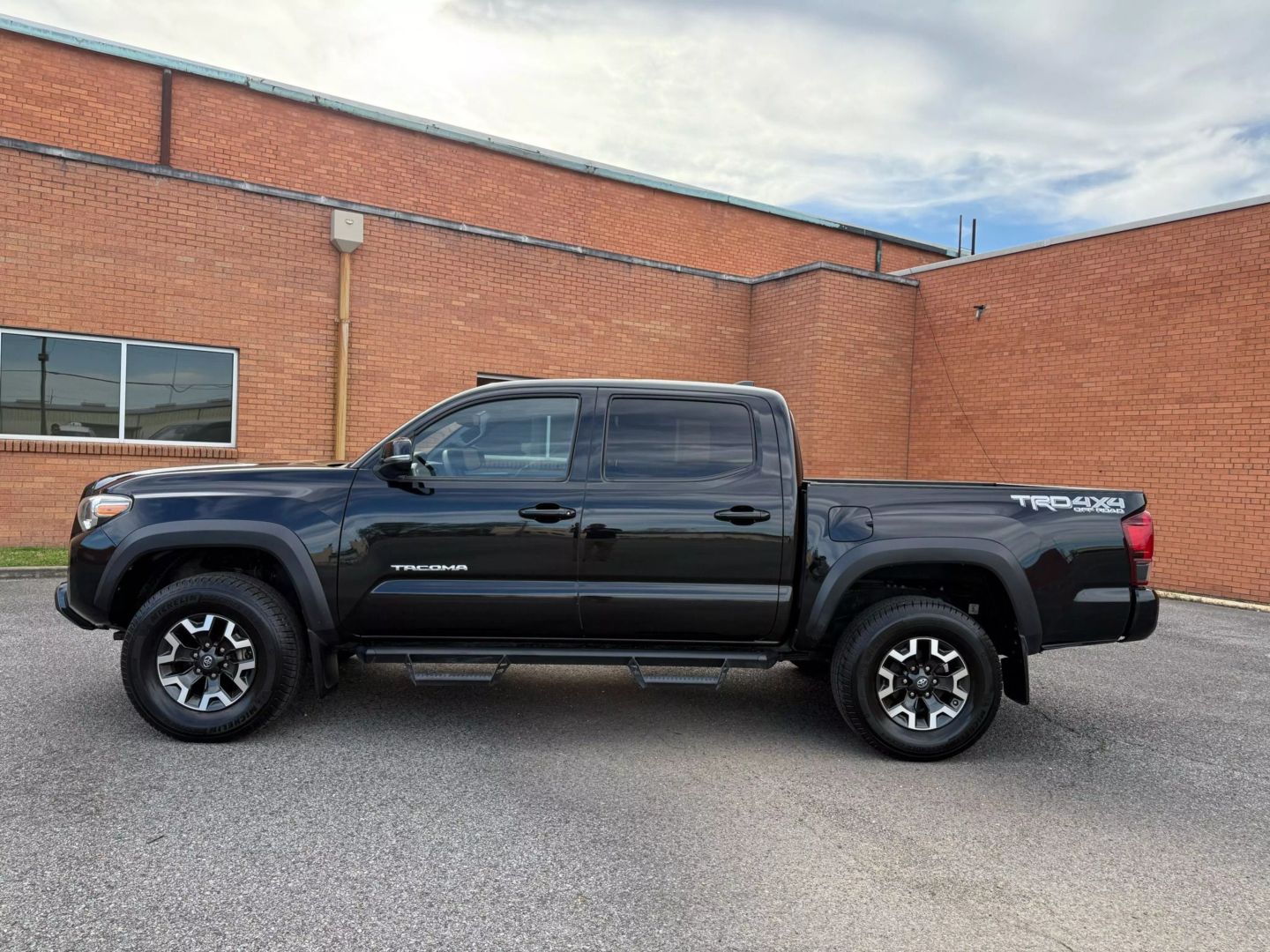 2019 Toyota Tacoma Double Cab - Image 3