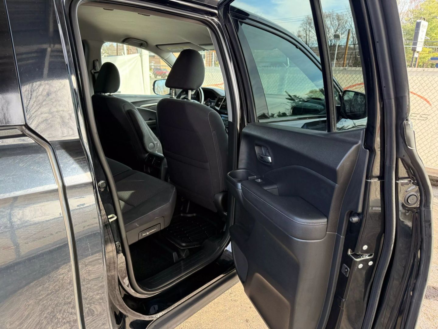 2019 Honda Ridgeline - Image 21