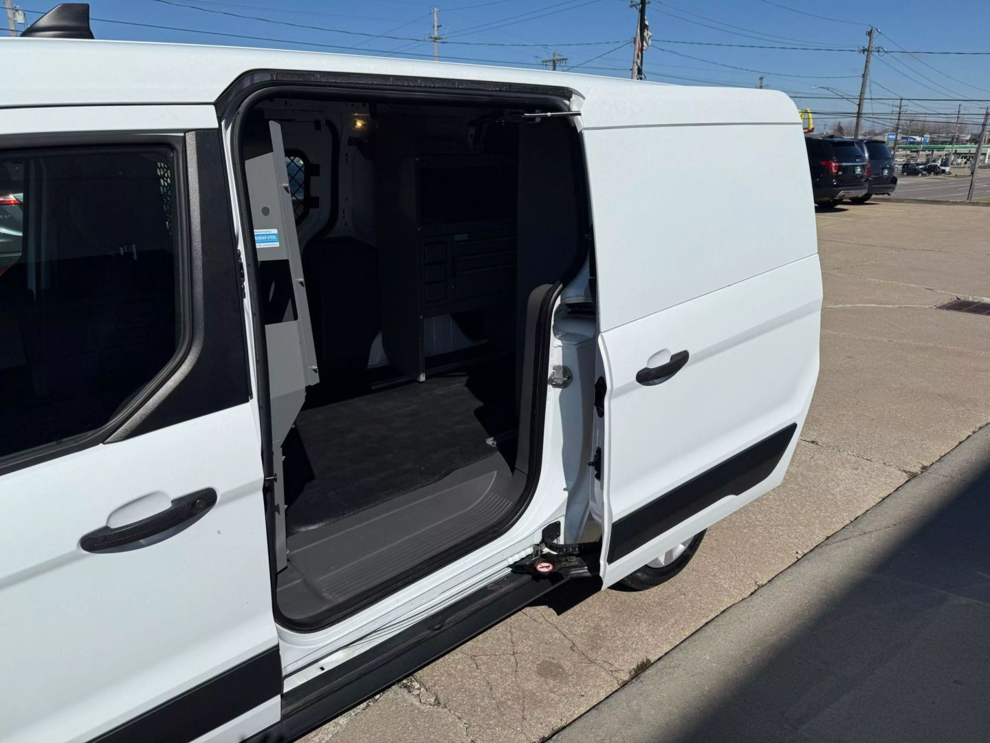 2020 Ford Transit Connect Cargo Van - Image 17
