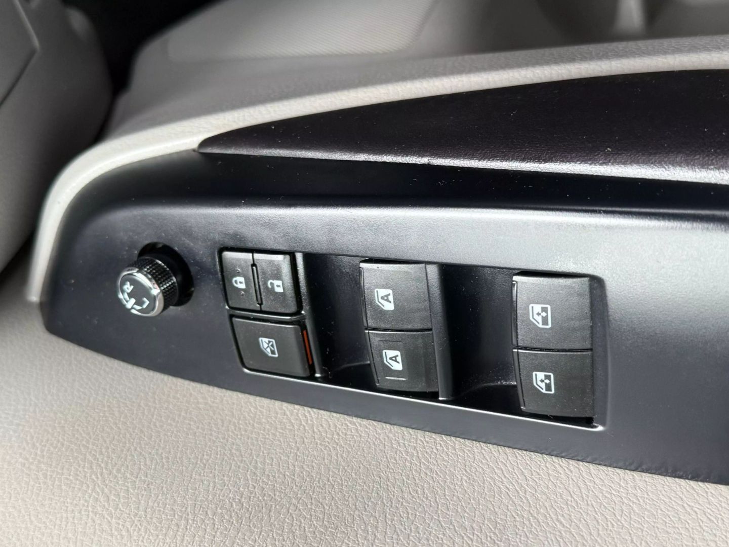 2017 Toyota Highlander - Image 42
