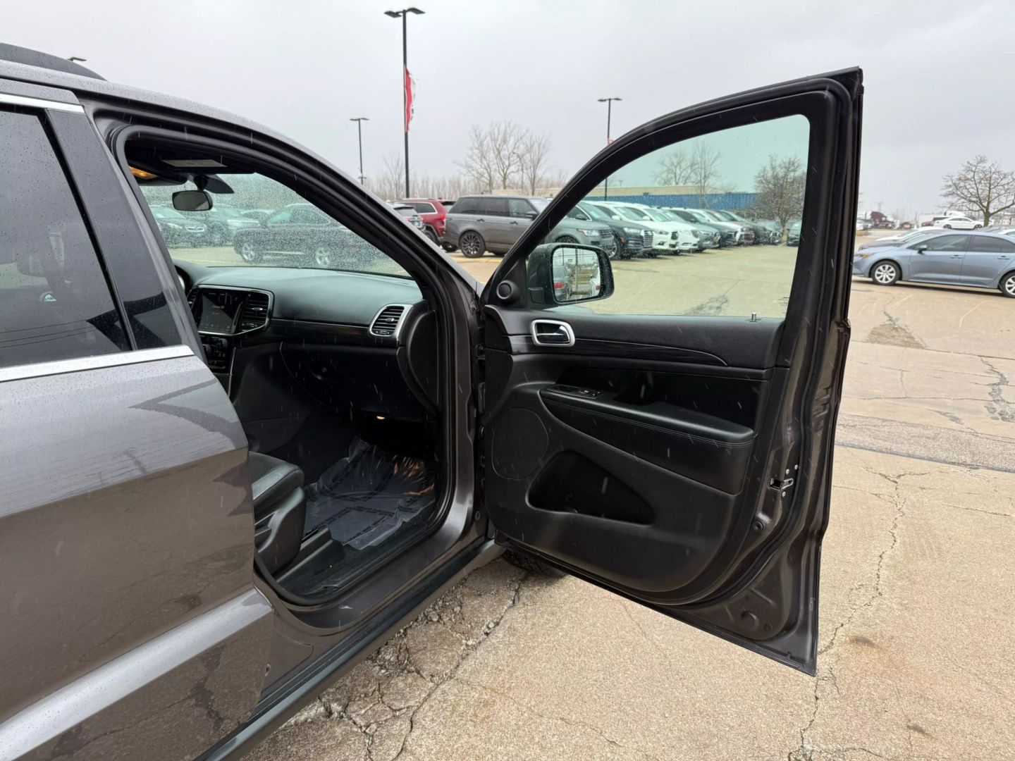 2021 Jeep Grand Cherokee - Image 25