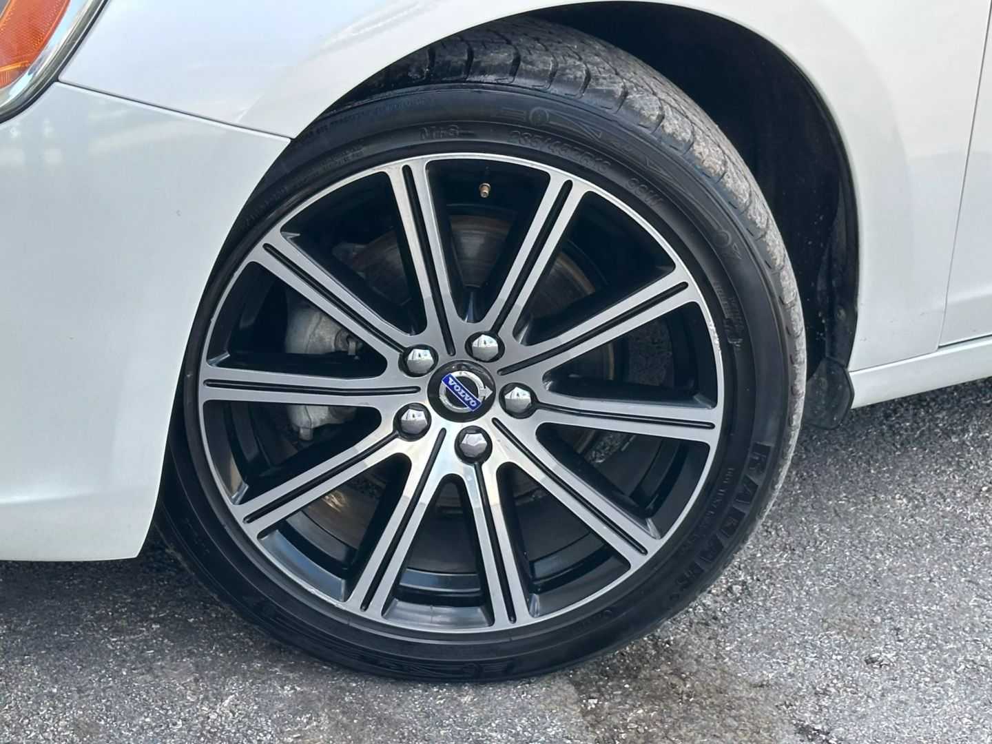 2017 Volvo S60 - Image 40