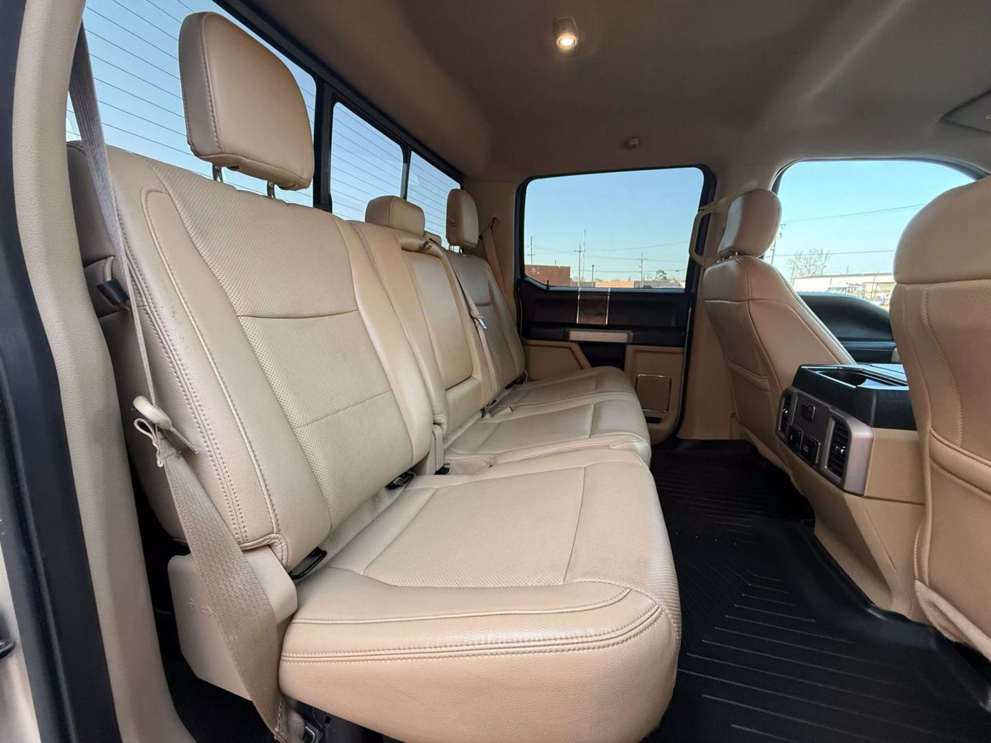 2018 Ford F250 Super Duty Crew Cab - Image 18