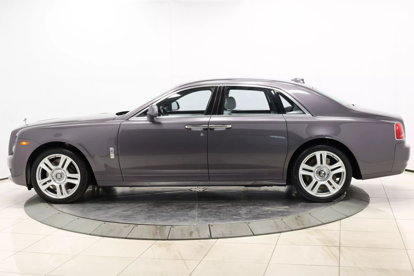 2019 Rolls-royce Ghost - Image 8