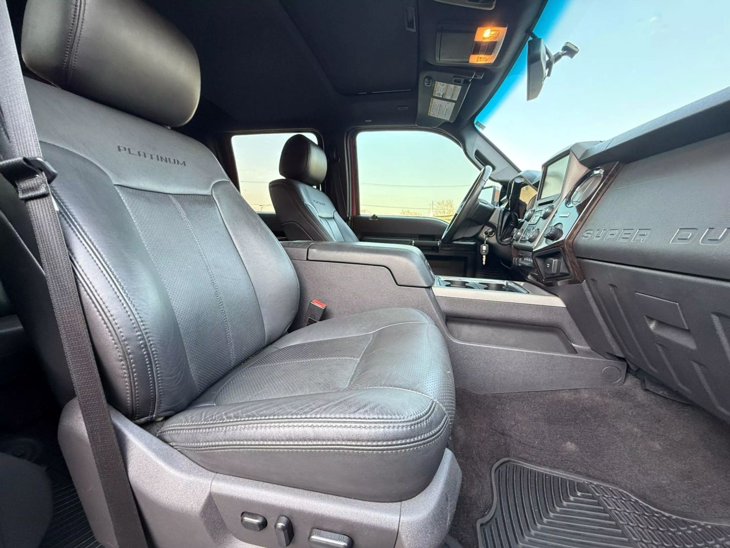 2016 Ford F250 Super Duty Crew Cab - Image 21