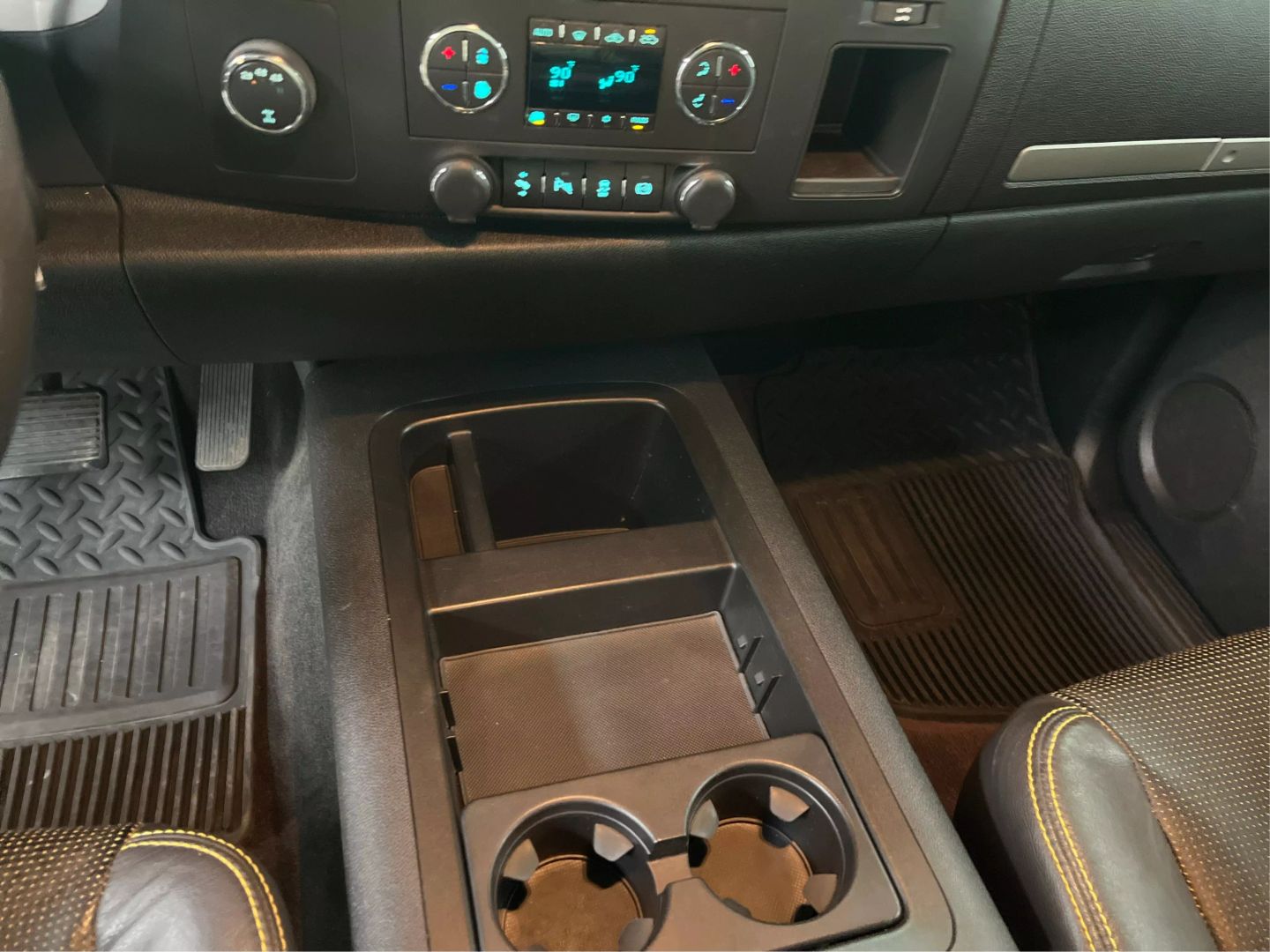 2014 Gmc Sierra 2500 Hd Crew Cab - Image 16