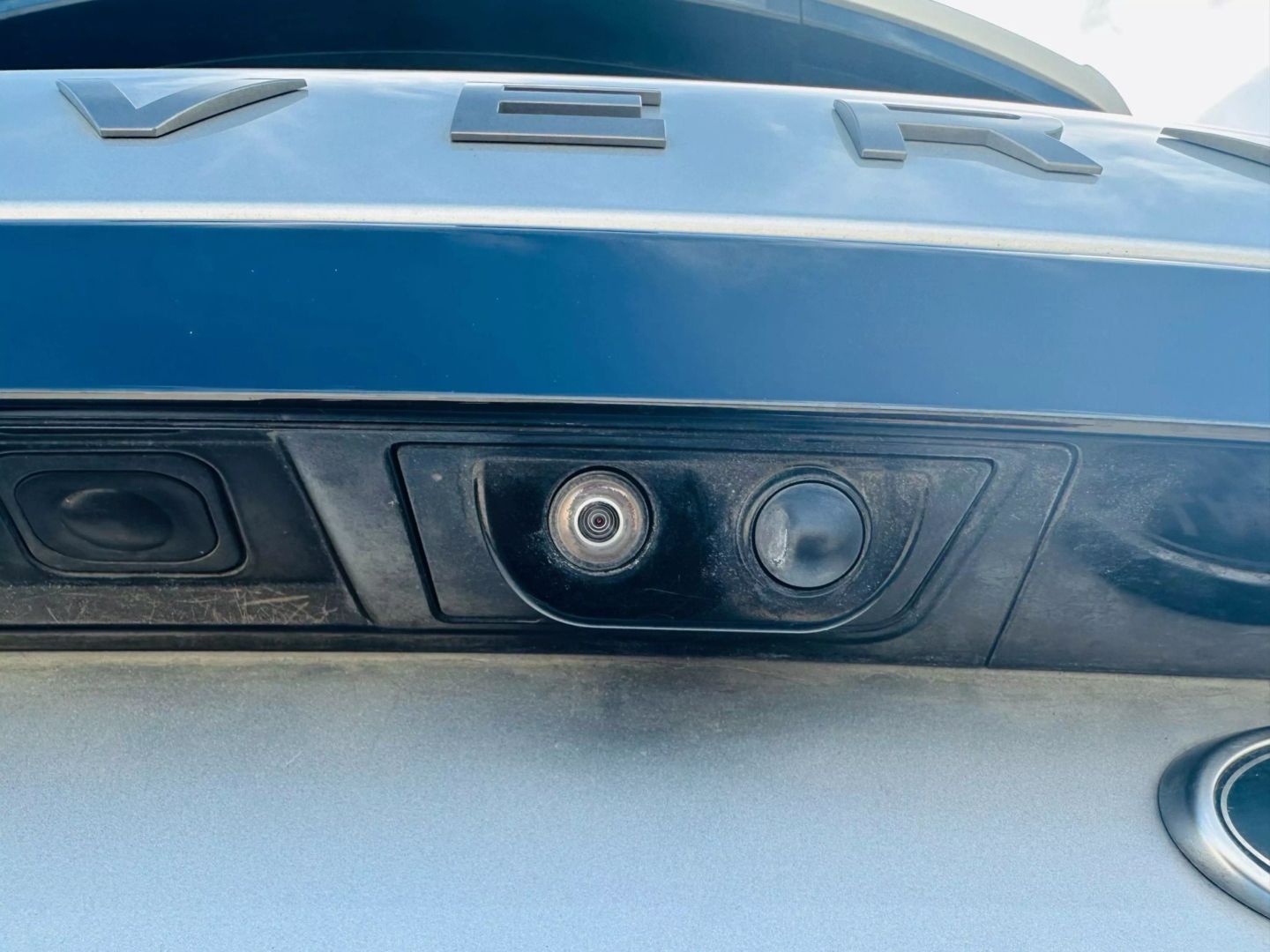 2020 Land Rover Discovery - Image 9
