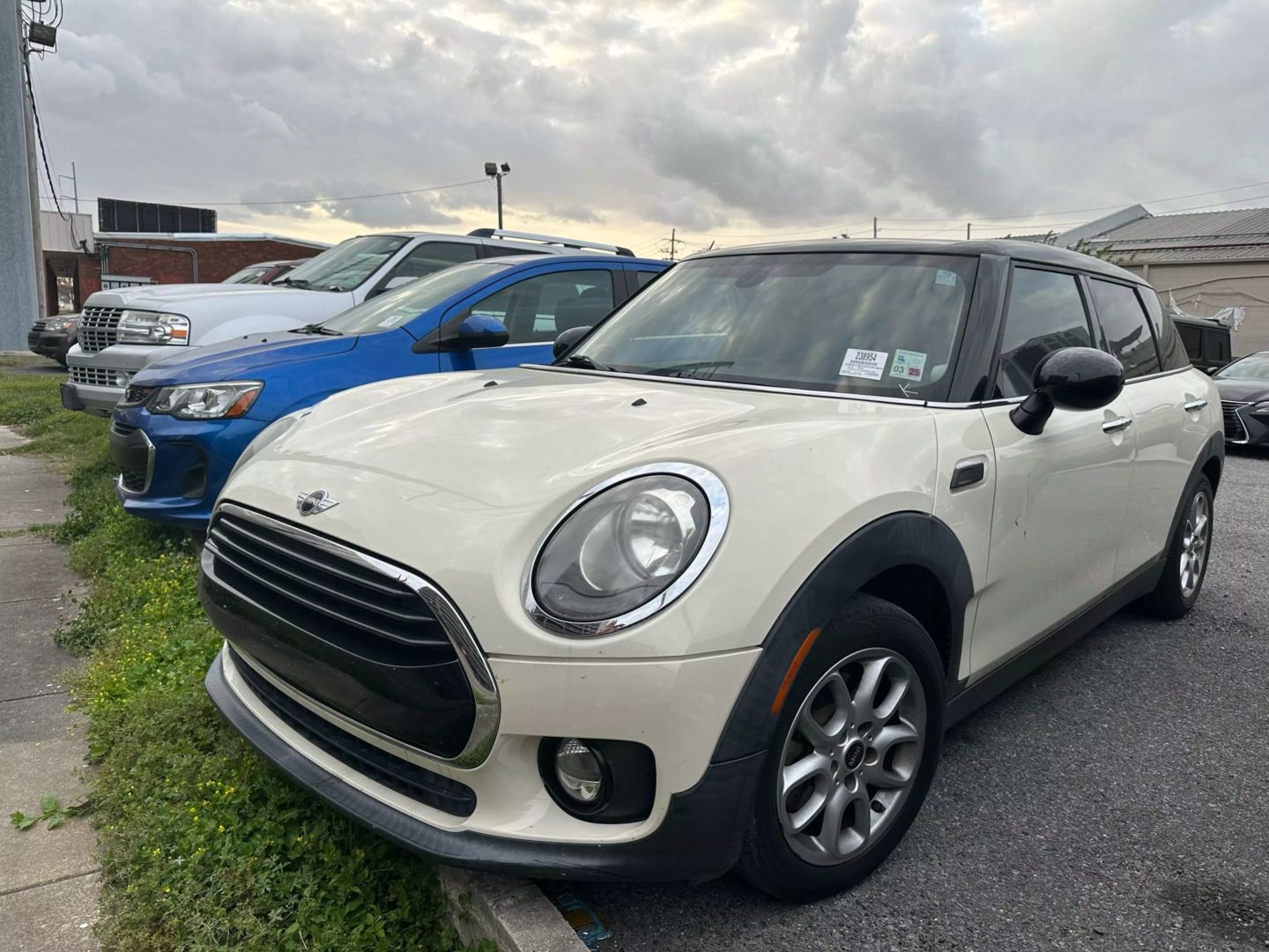 2016 MINI Clubman Base's photo