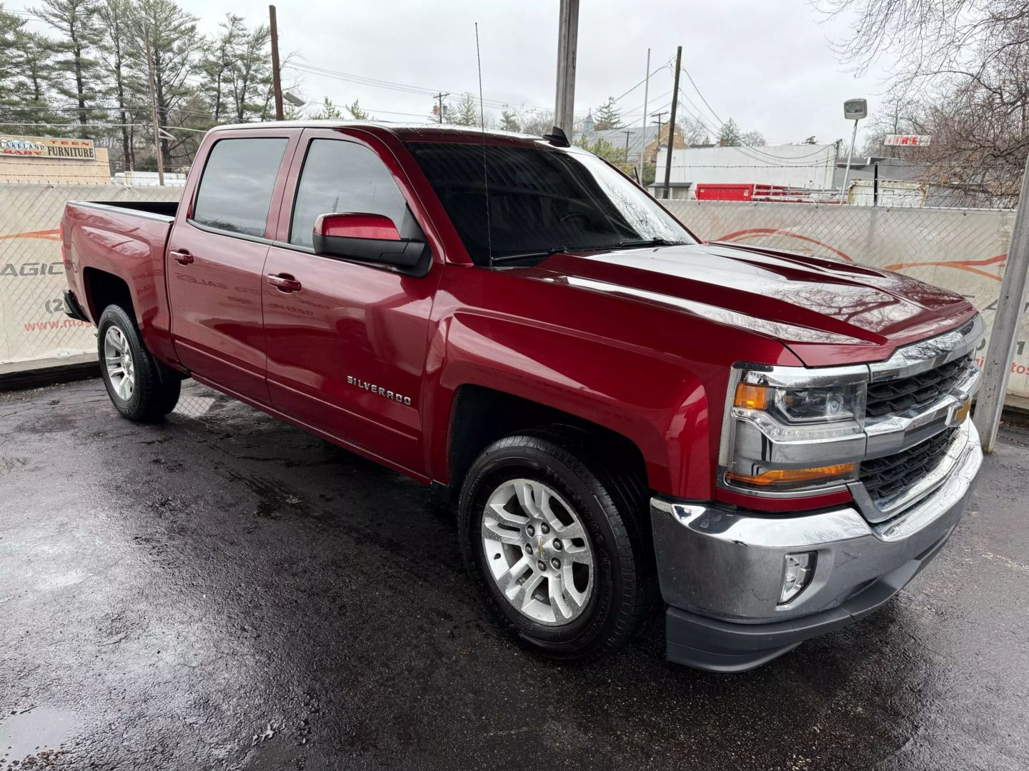 2018 Chevrolet Silverado 1500 Crew Cab - Image 7