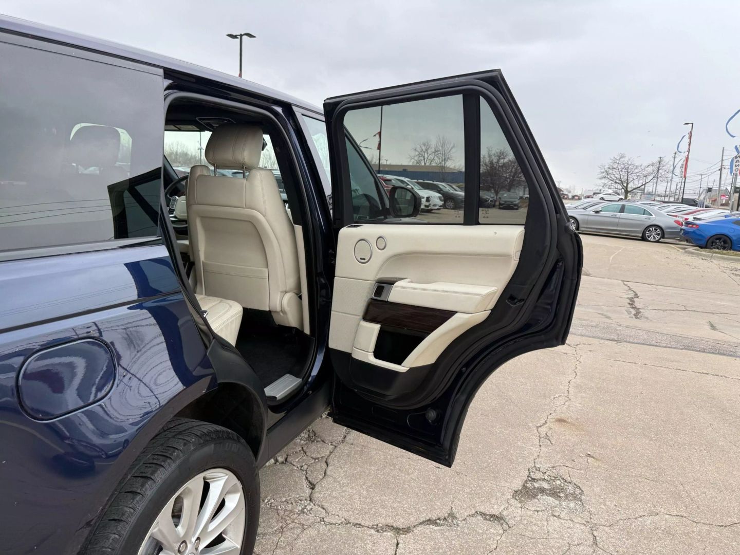 2015 Land Rover Range Rover - Image 21