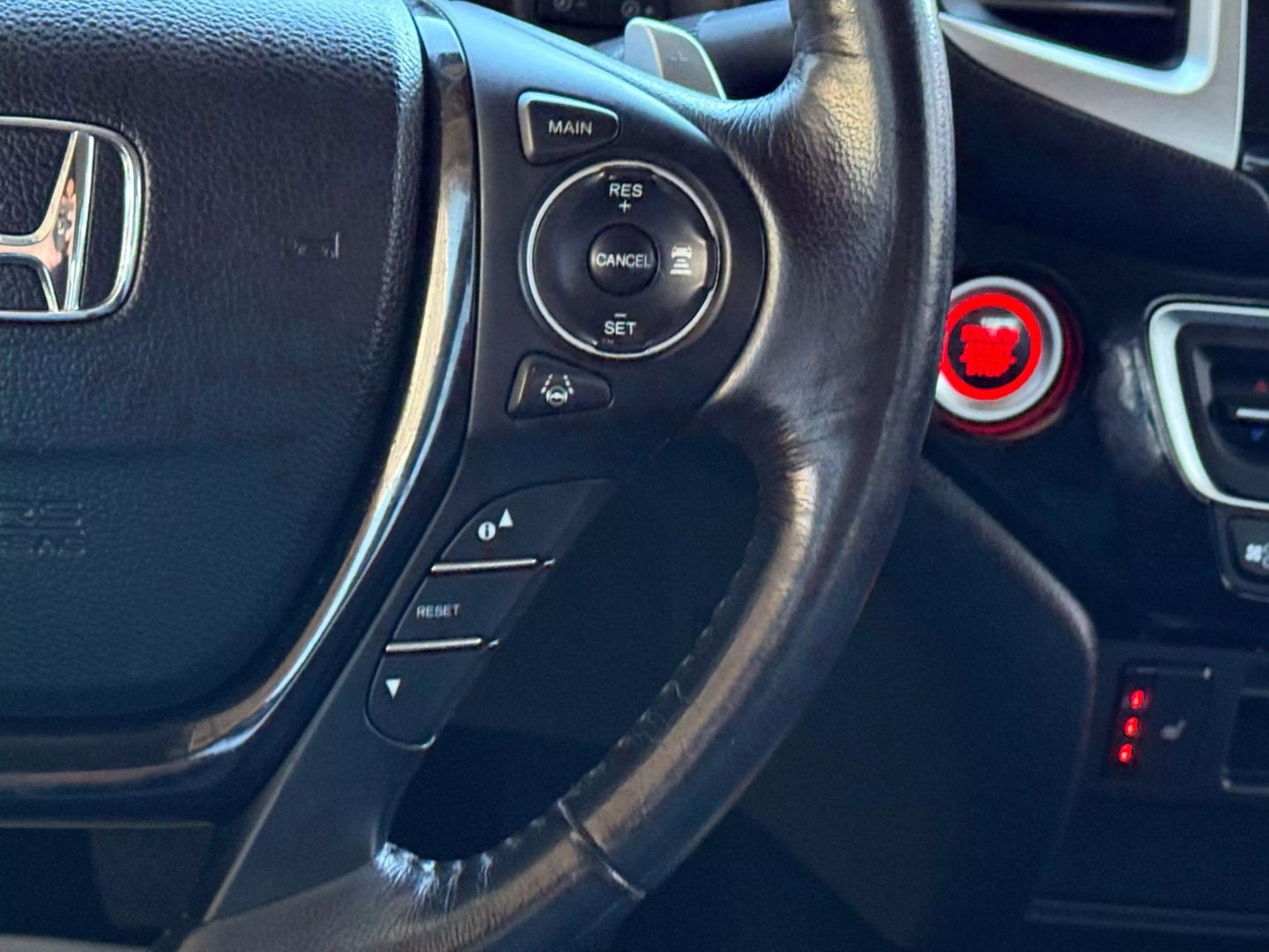 2020 Honda Ridgeline - Image 35