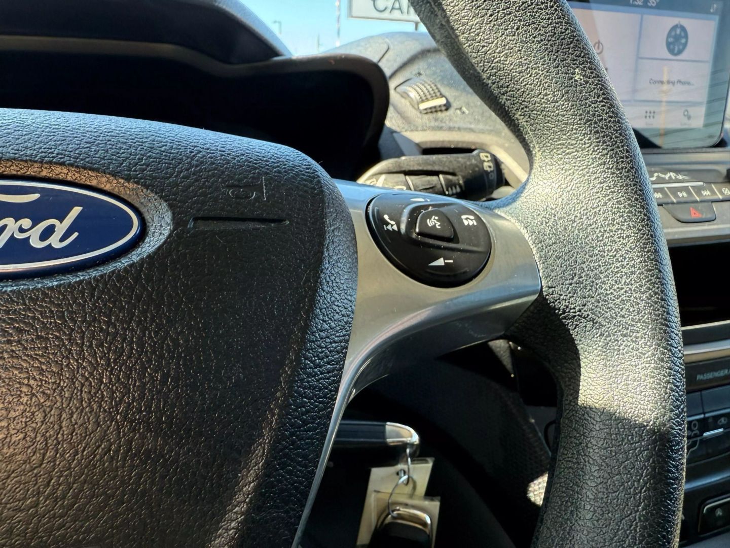 2020 Ford Transit Connect Cargo Van - Image 31