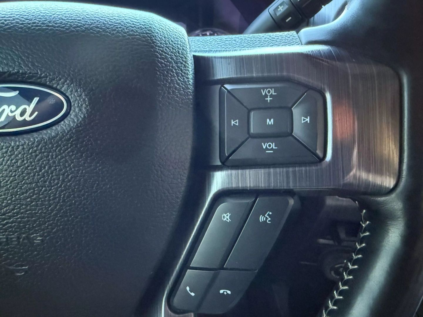 2020 Ford F250 Super Duty Crew Cab - Image 23