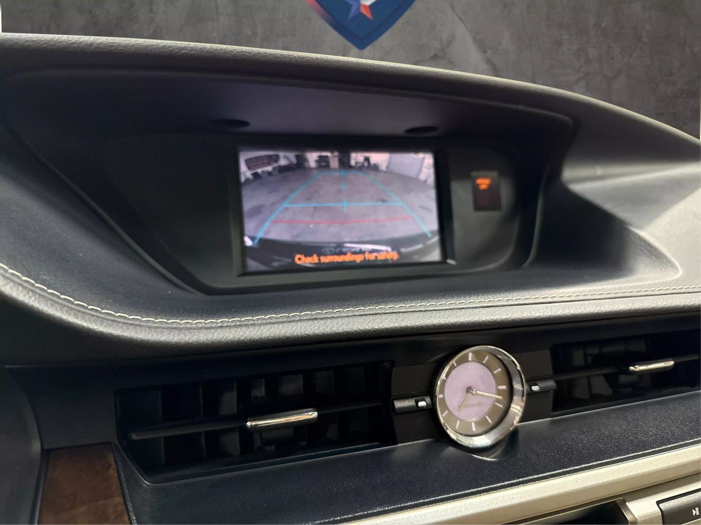 2014 Lexus Es - Image 19