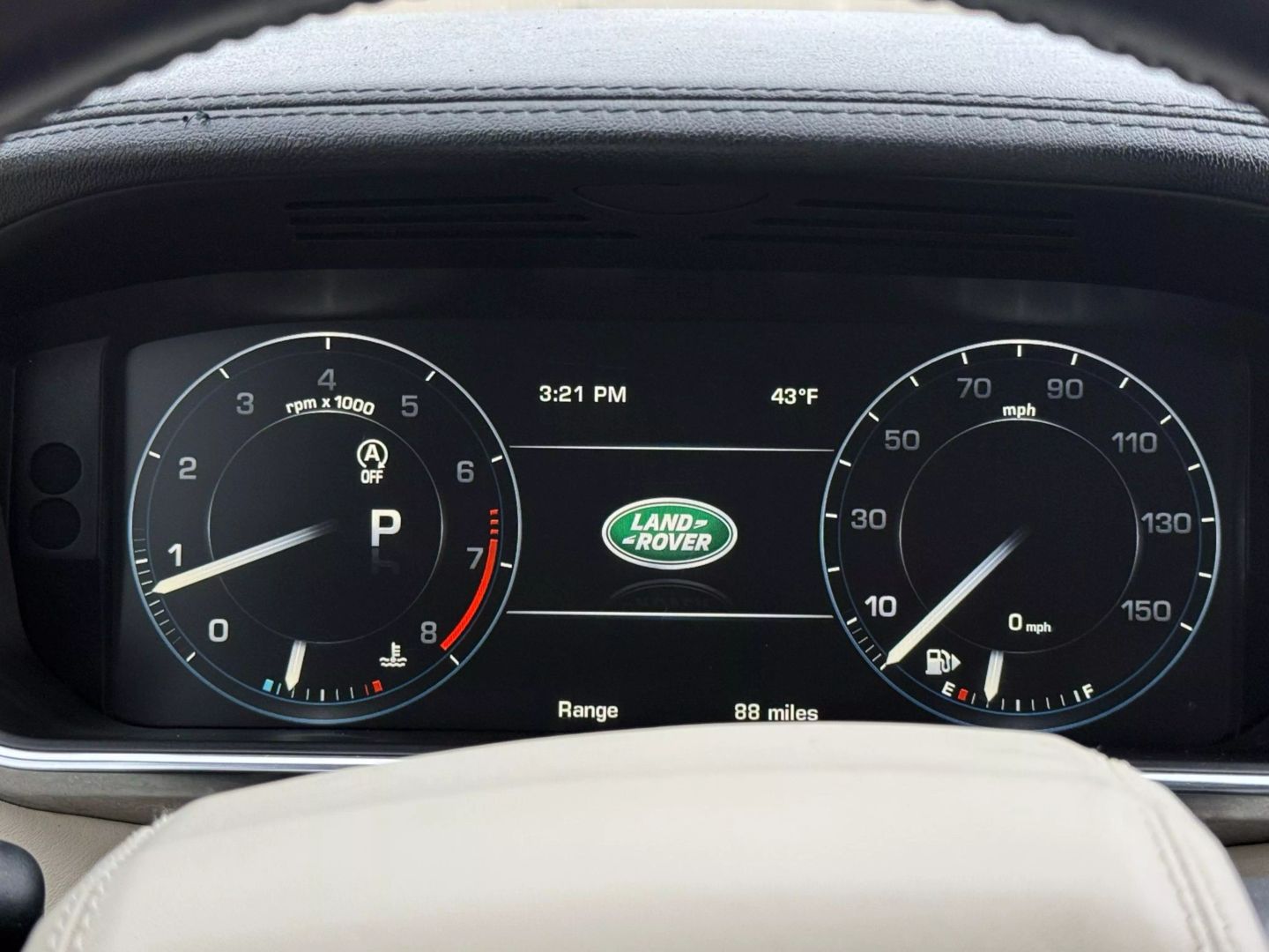 2015 Land Rover Range Rover - Image 32