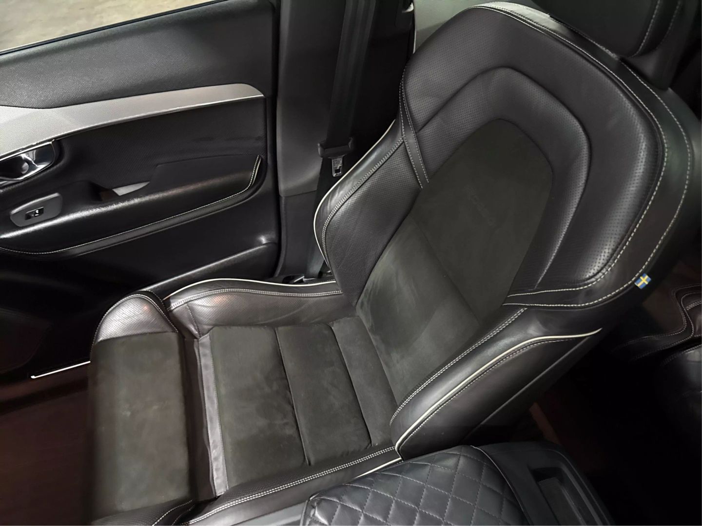 2017 Volvo Xc90 - Image 32
