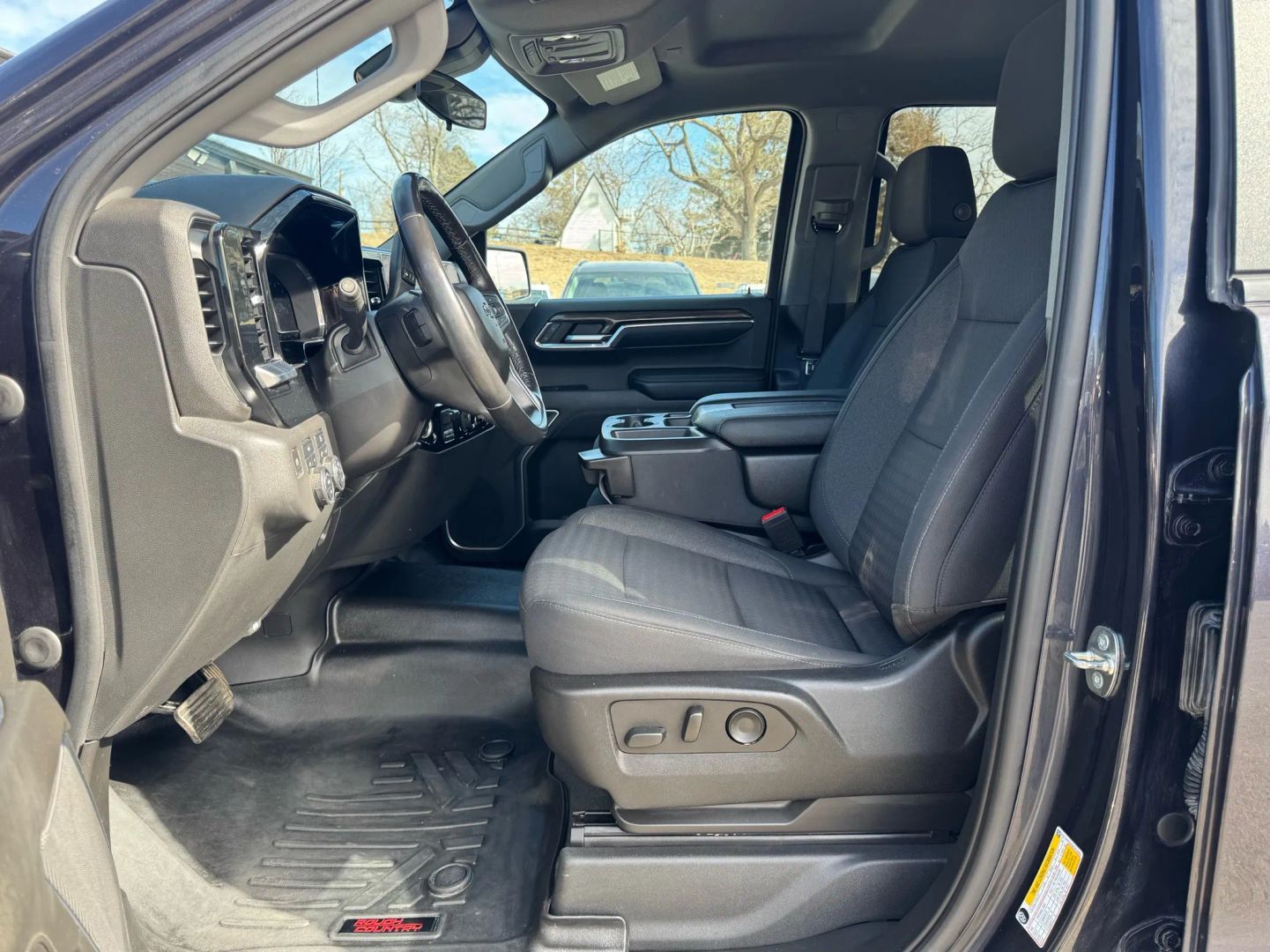 2022 Chevrolet Silverado 1500 Crew Cab - Image 27