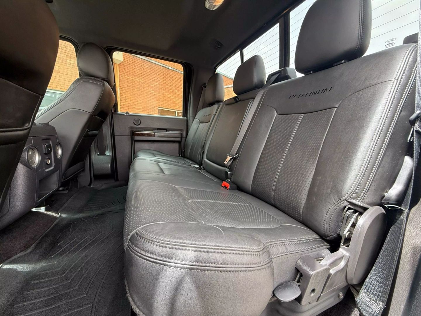 2015 Ford F250 Super Duty Crew Cab - Image 15