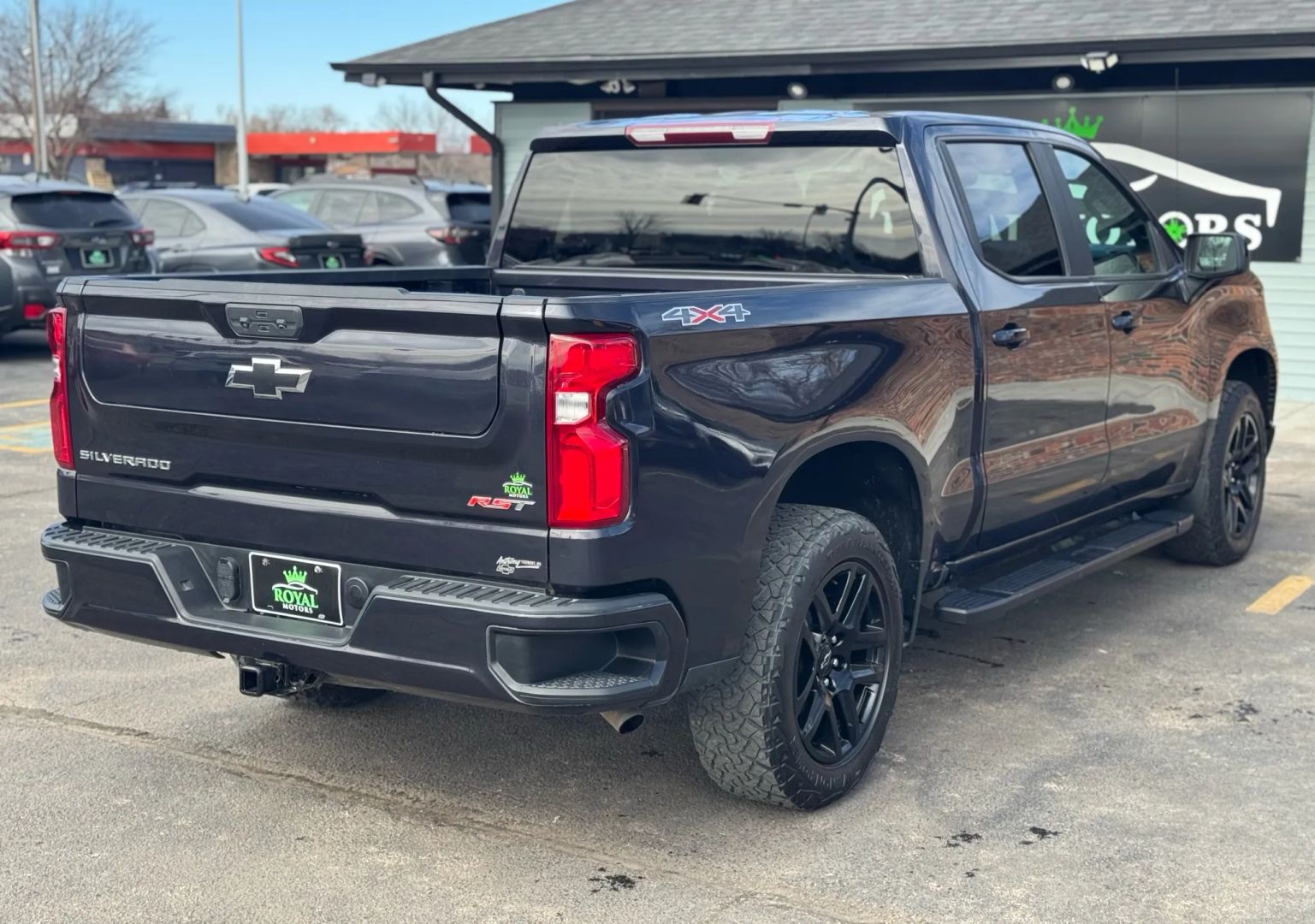 2022 Chevrolet Silverado 1500 Crew Cab - Image 12