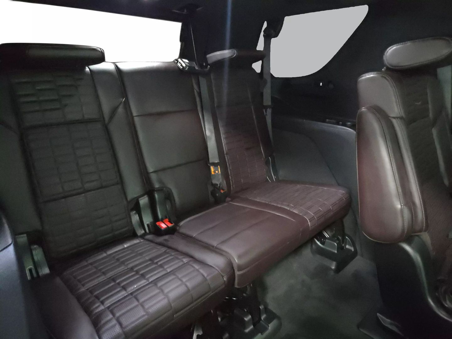 2022 Cadillac Escalade - Image 35