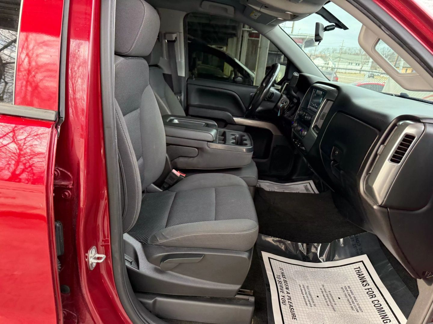 2018 Chevrolet Silverado 1500 Crew Cab - Image 25