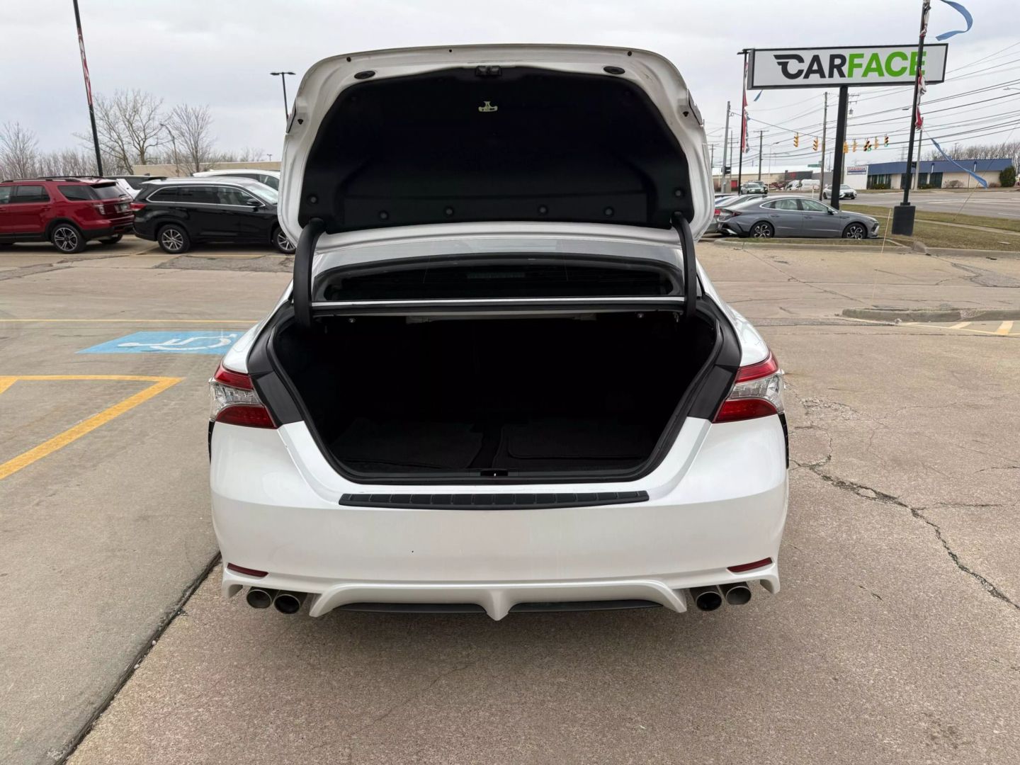 2019 Toyota Camry - Image 12