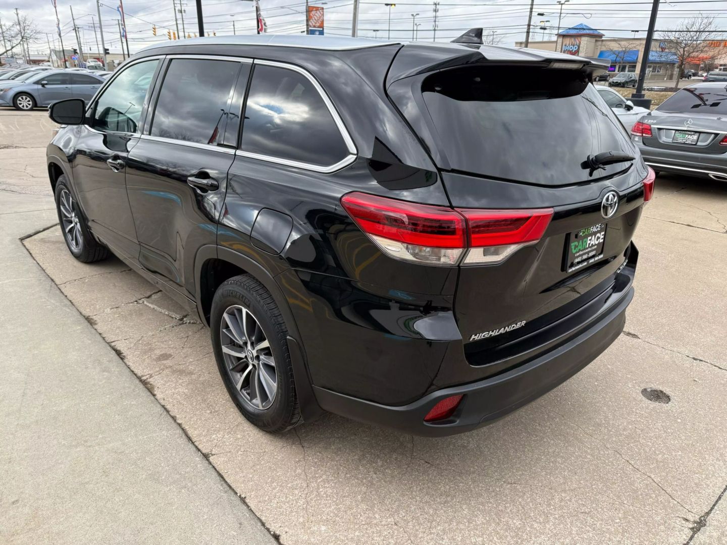 2017 Toyota Highlander - Image 7