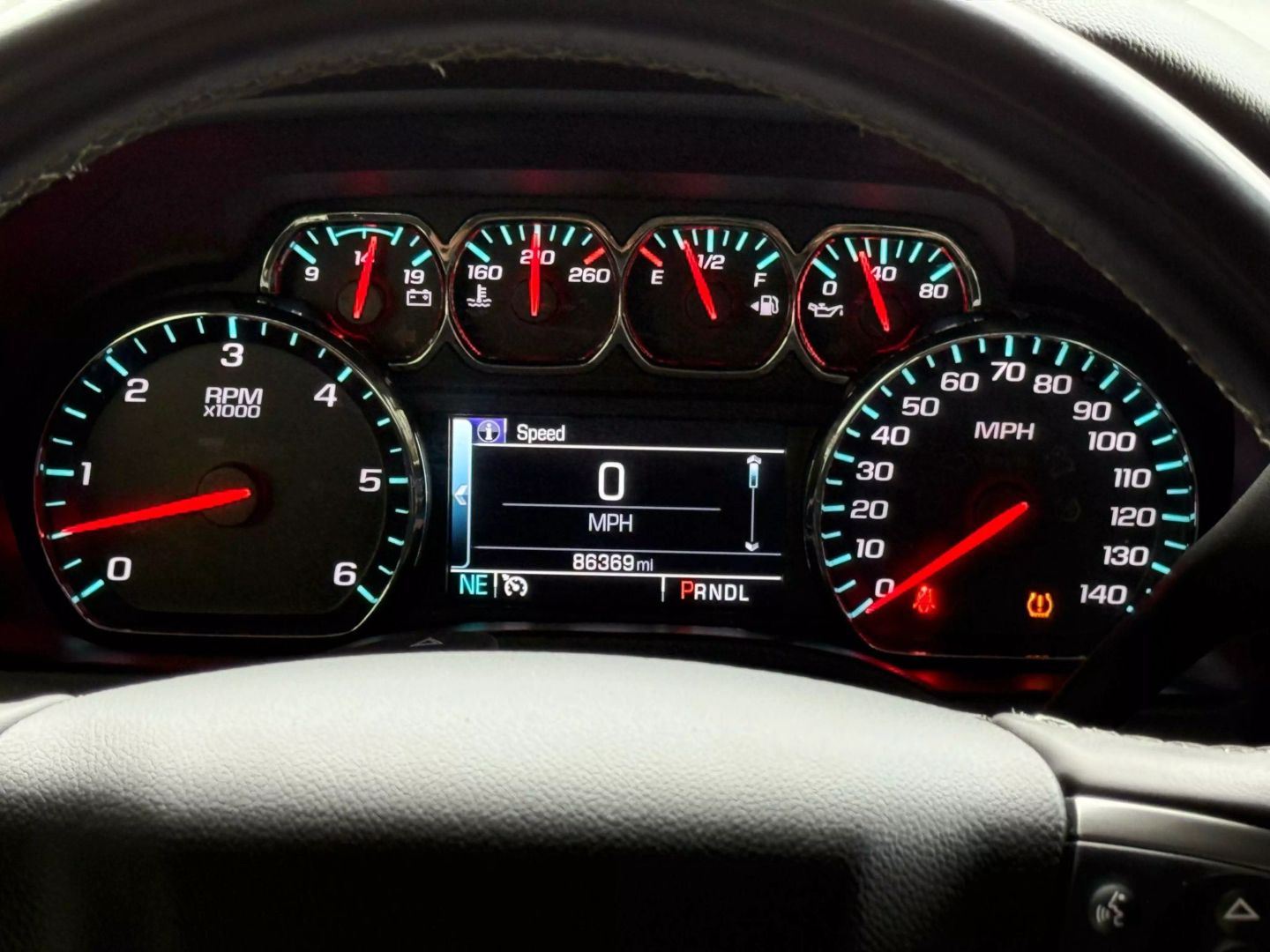 2018 Chevrolet Silverado 1500 Crew Cab - Image 33