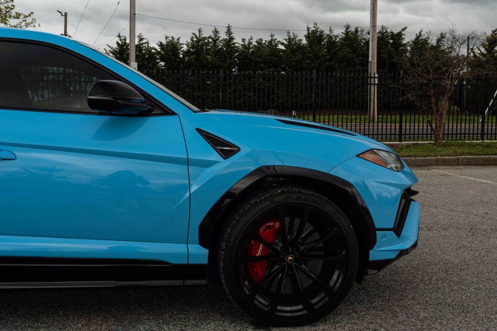 2023 Lamborghini Urus - Image 24