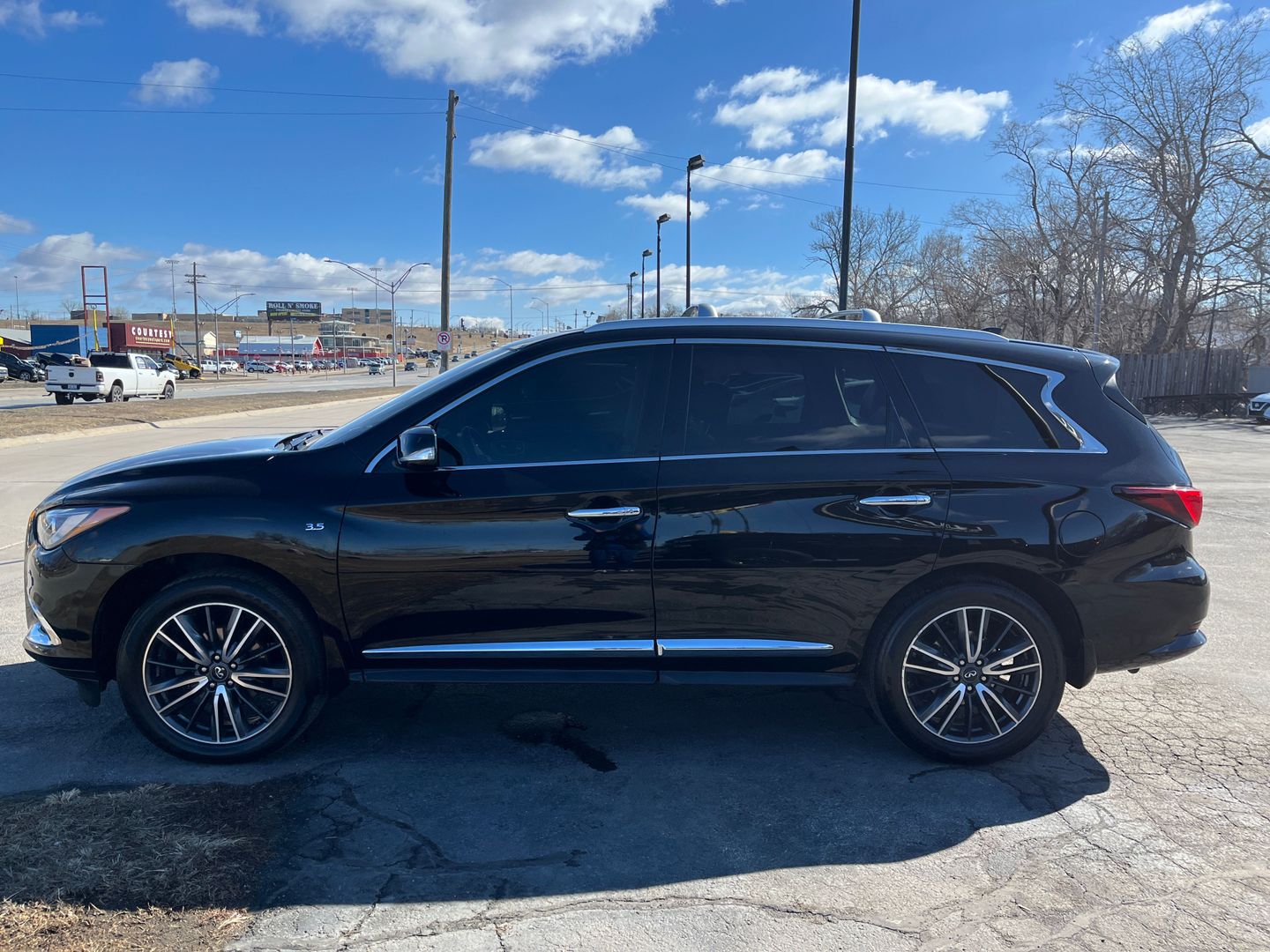 2017 INFINITI QX60 SUV V6, 3.5 LITER 3.5 SPORT UTILITY 4D