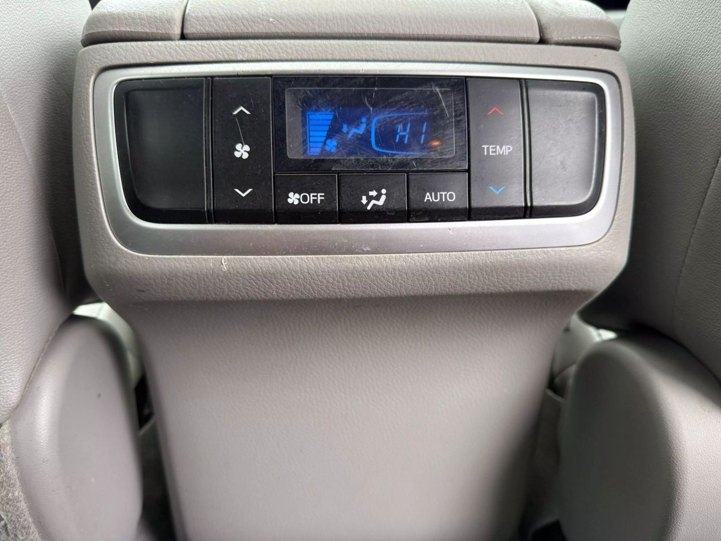 2017 Toyota Highlander - Image 47