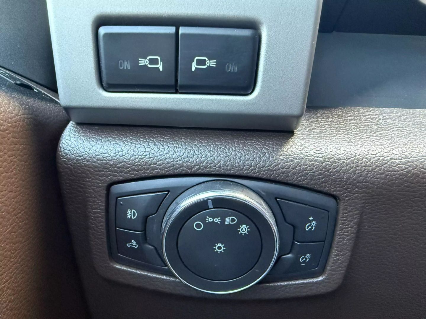 2018 Ford F250 Super Duty Crew Cab - Image 24