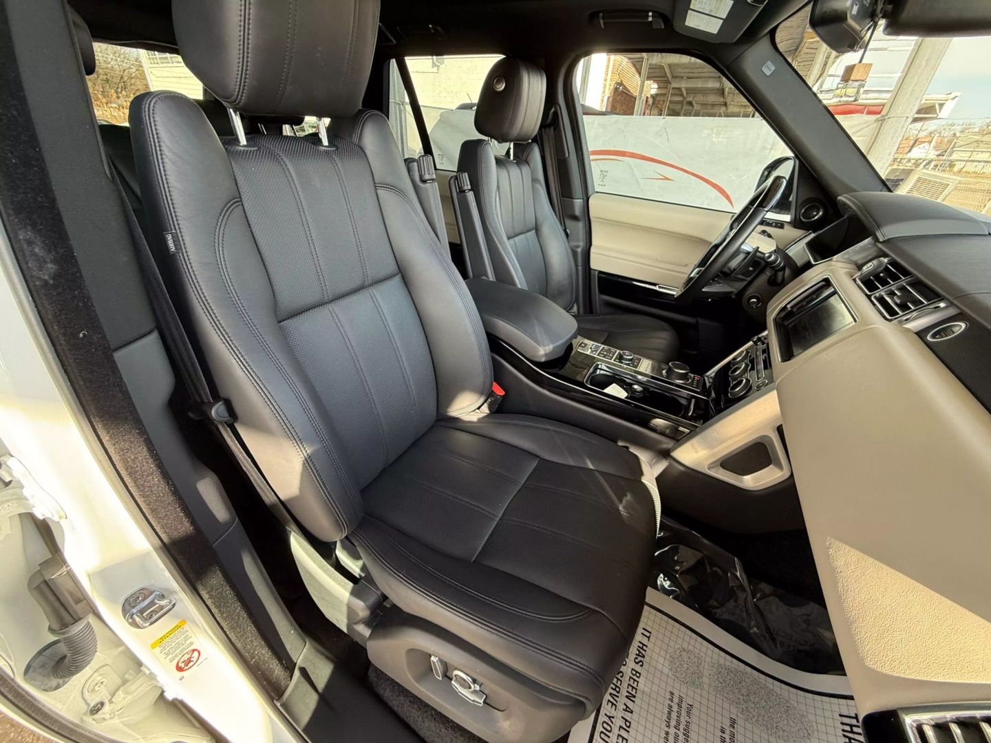 2016 Land Rover Range Rover - Image 28