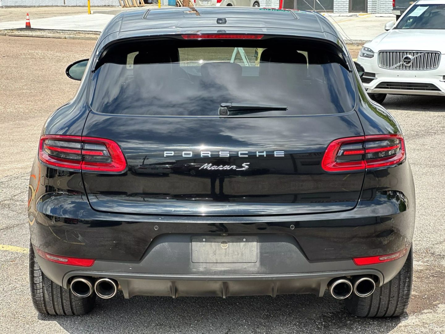 2017 Porsche Macan - Image 5