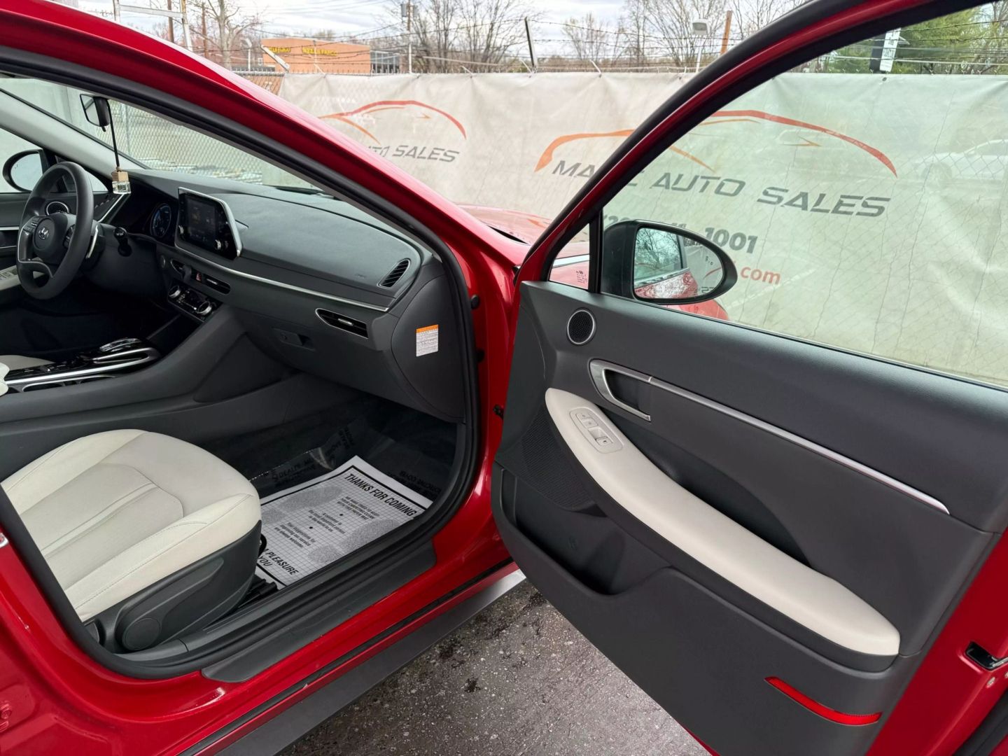 2022 Hyundai Sonata Hybrid - Image 24