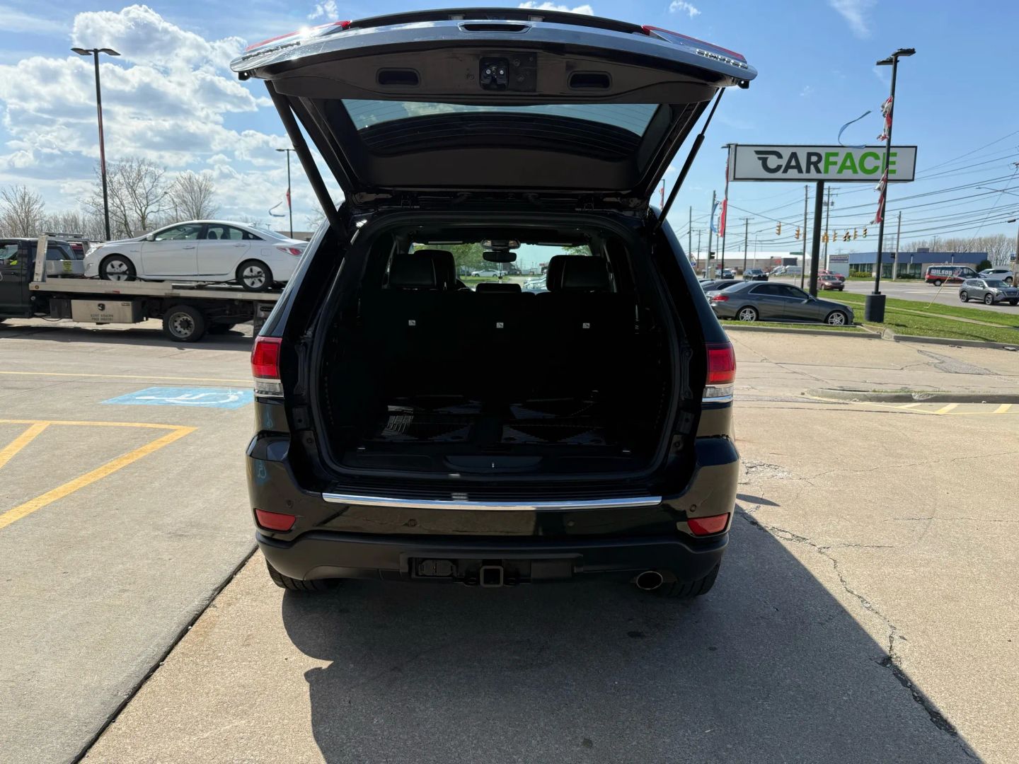 2020 Jeep Grand Cherokee - Image 12