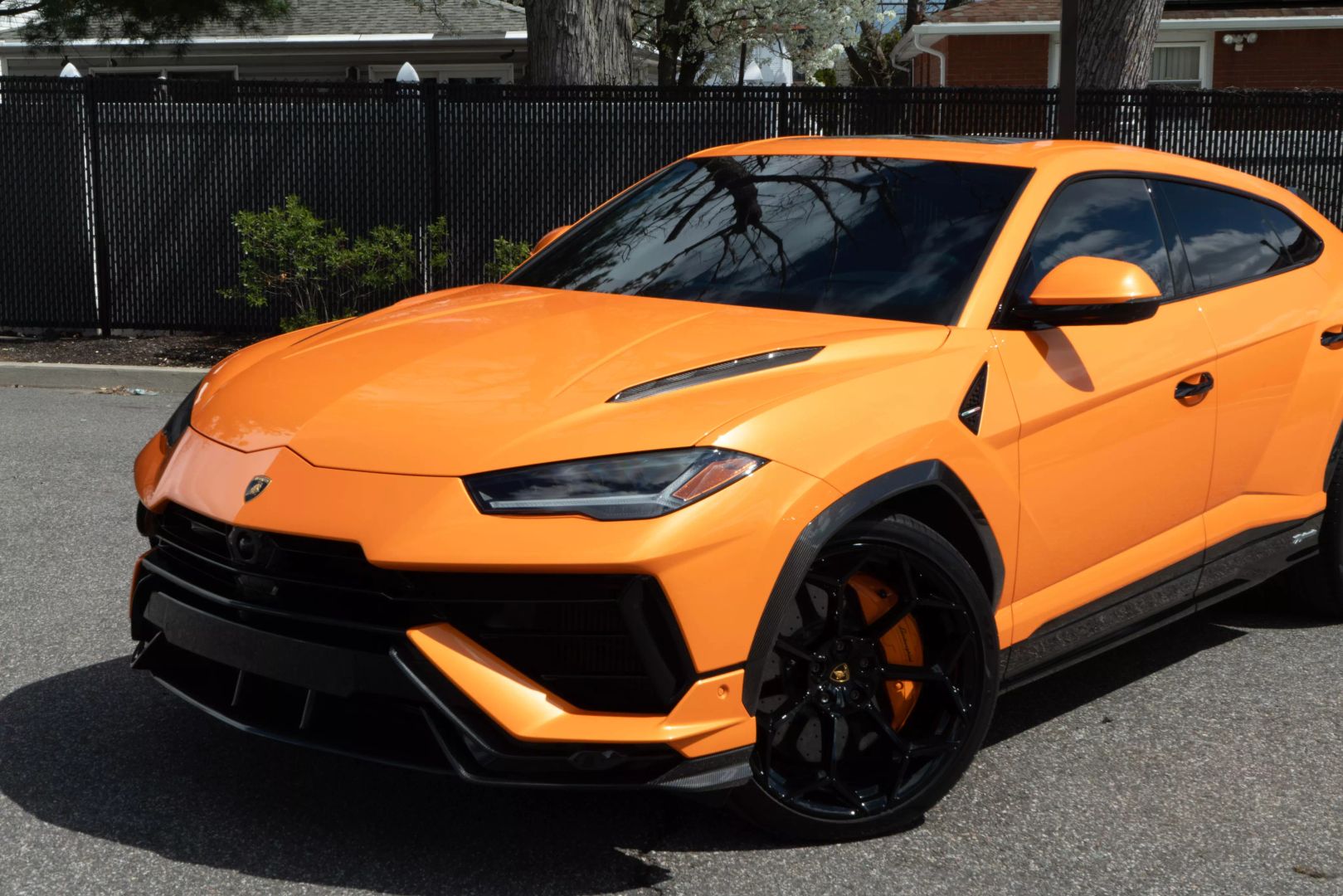 2023 Lamborghini Urus - Image 10