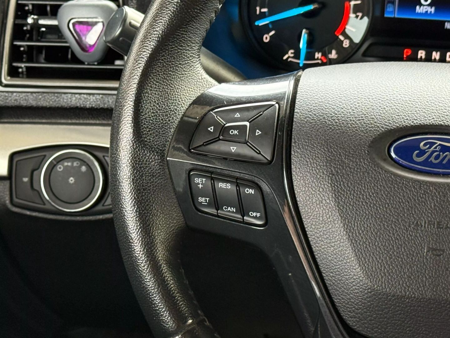 2018 Ford Explorer - Image 32