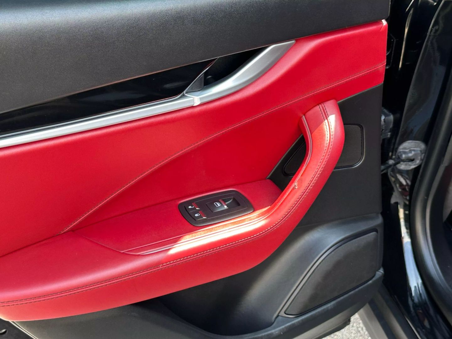 2017 Maserati Levante - Image 14