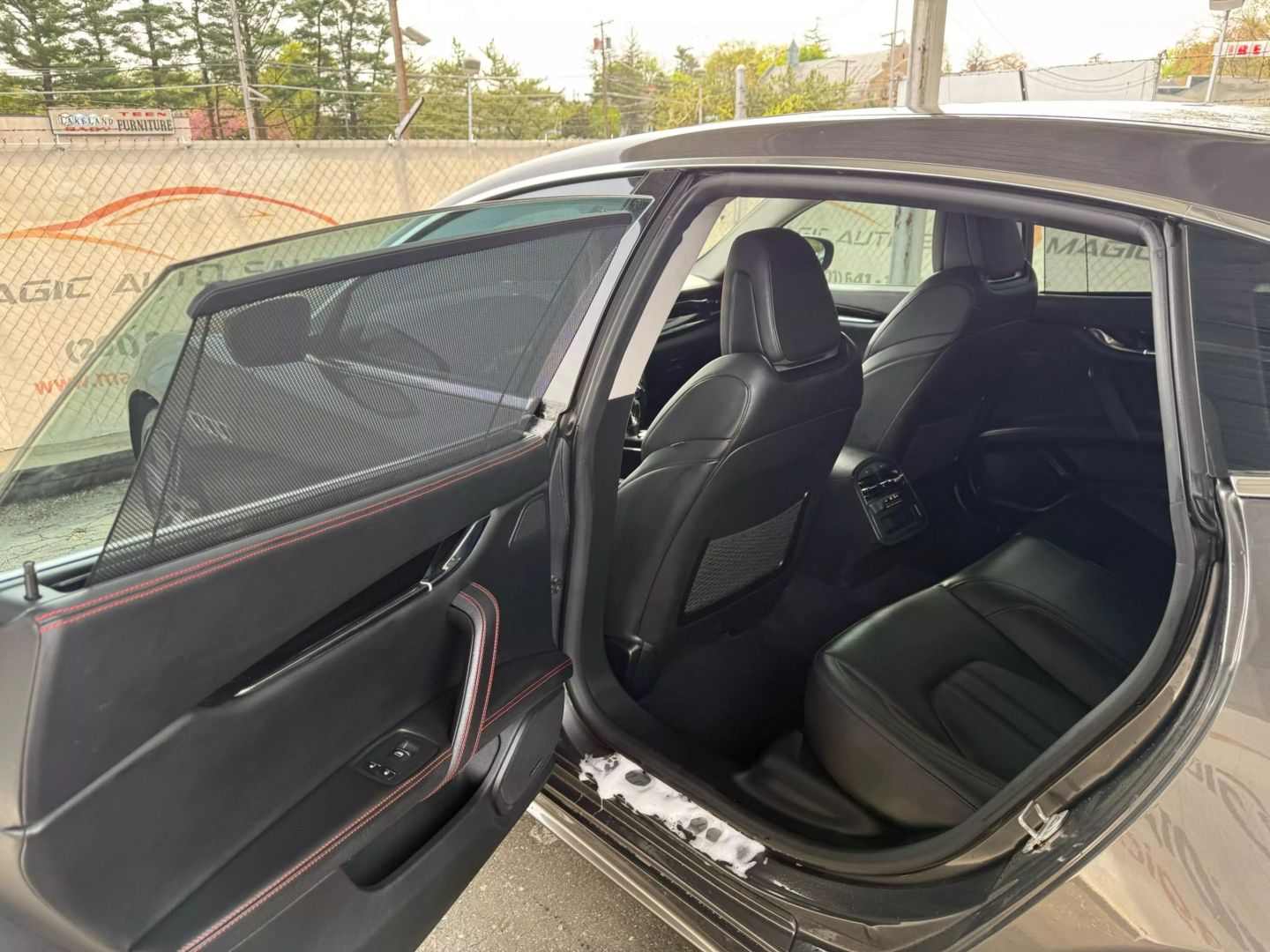 2017 Maserati Quattroporte - Image 19