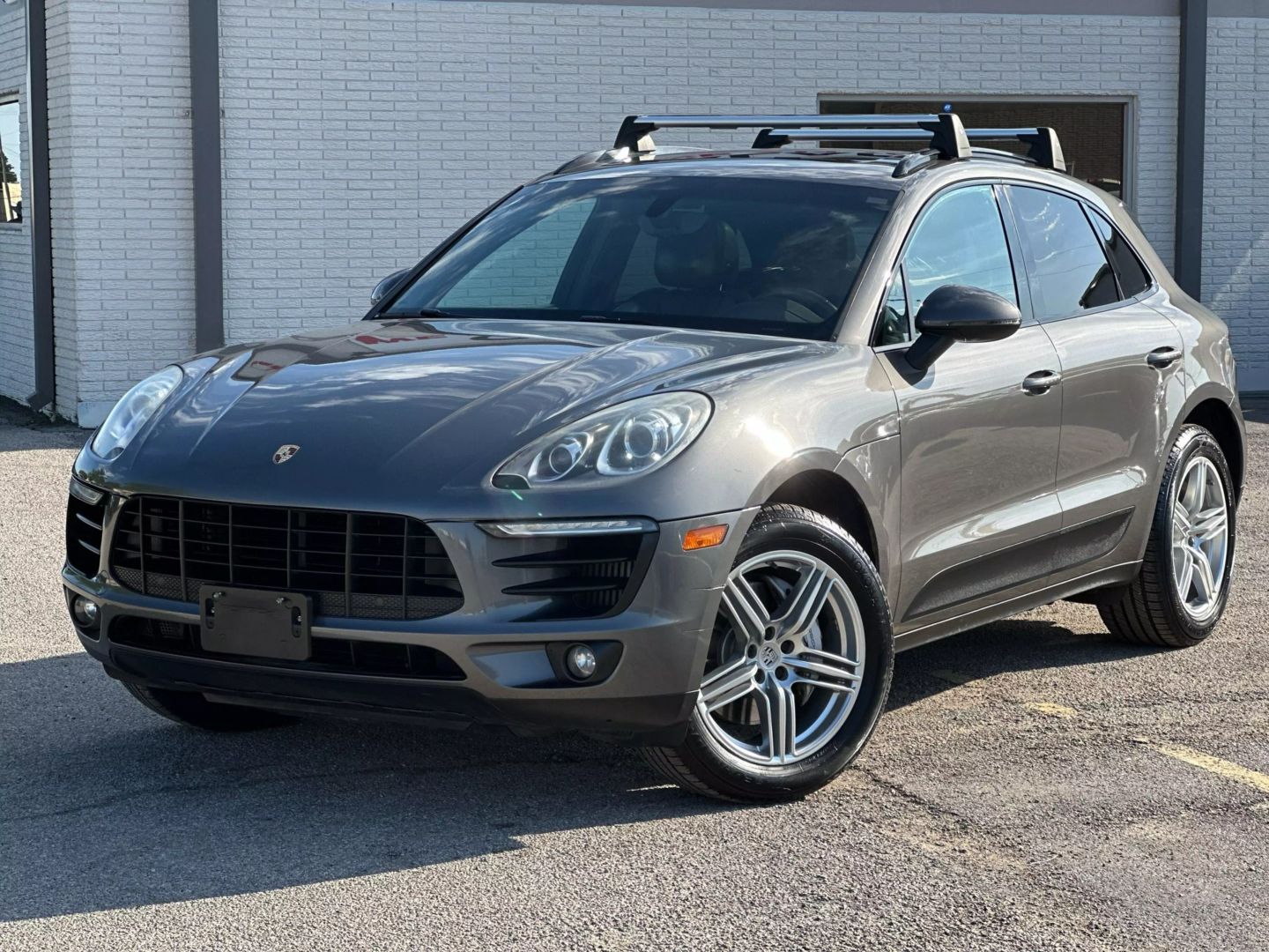 2015 Porsche Macan - Image 2