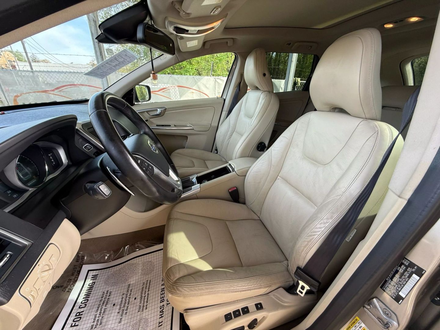 2014 Volvo Xc60 - Image 16