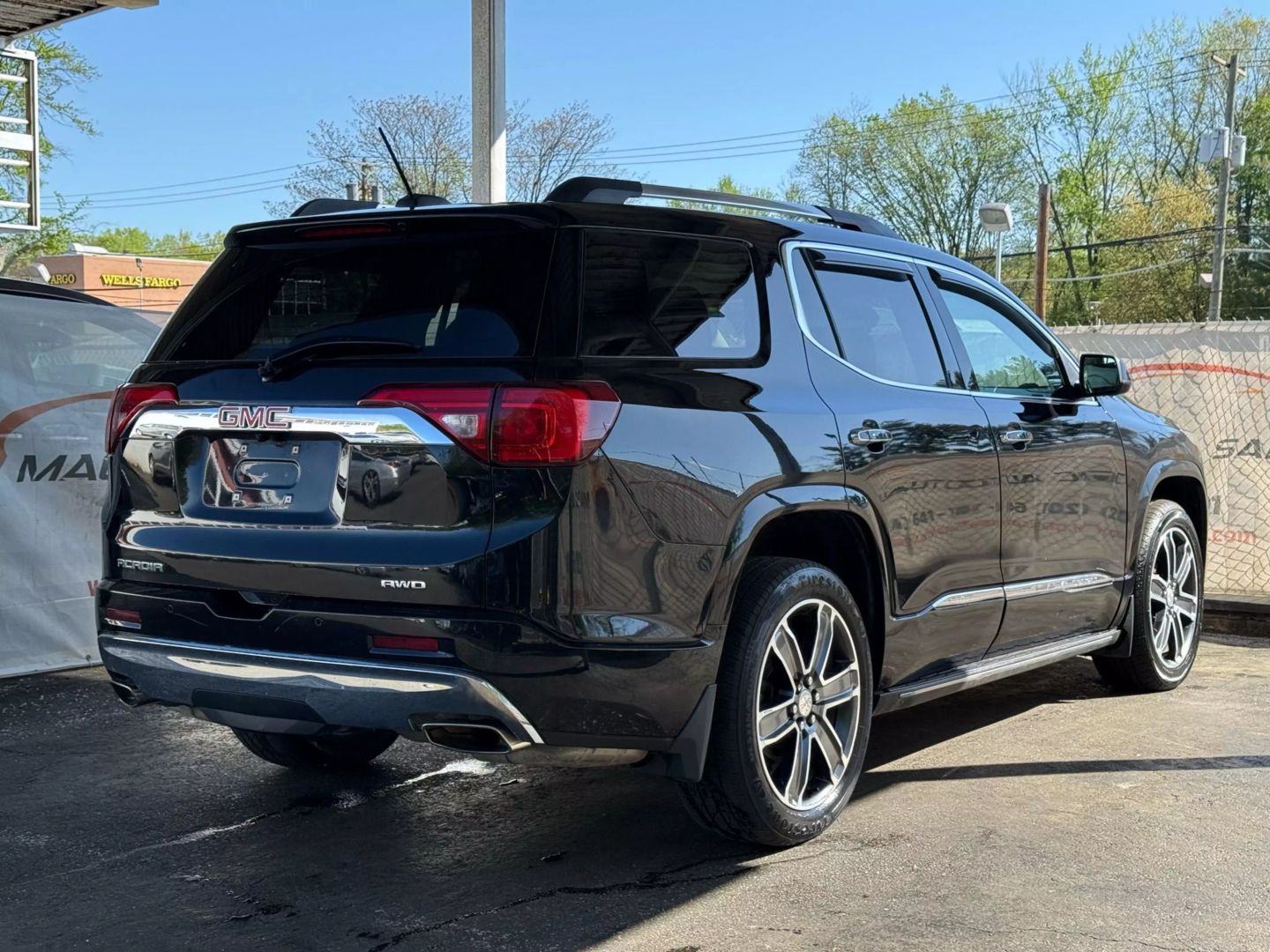 2017 Gmc Acadia - Image 11