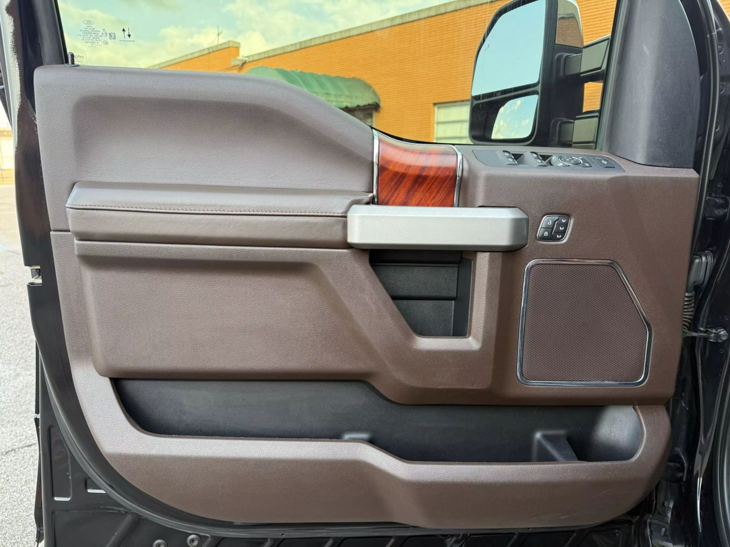 2021 Ford F250 Super Duty Crew Cab - Image 14