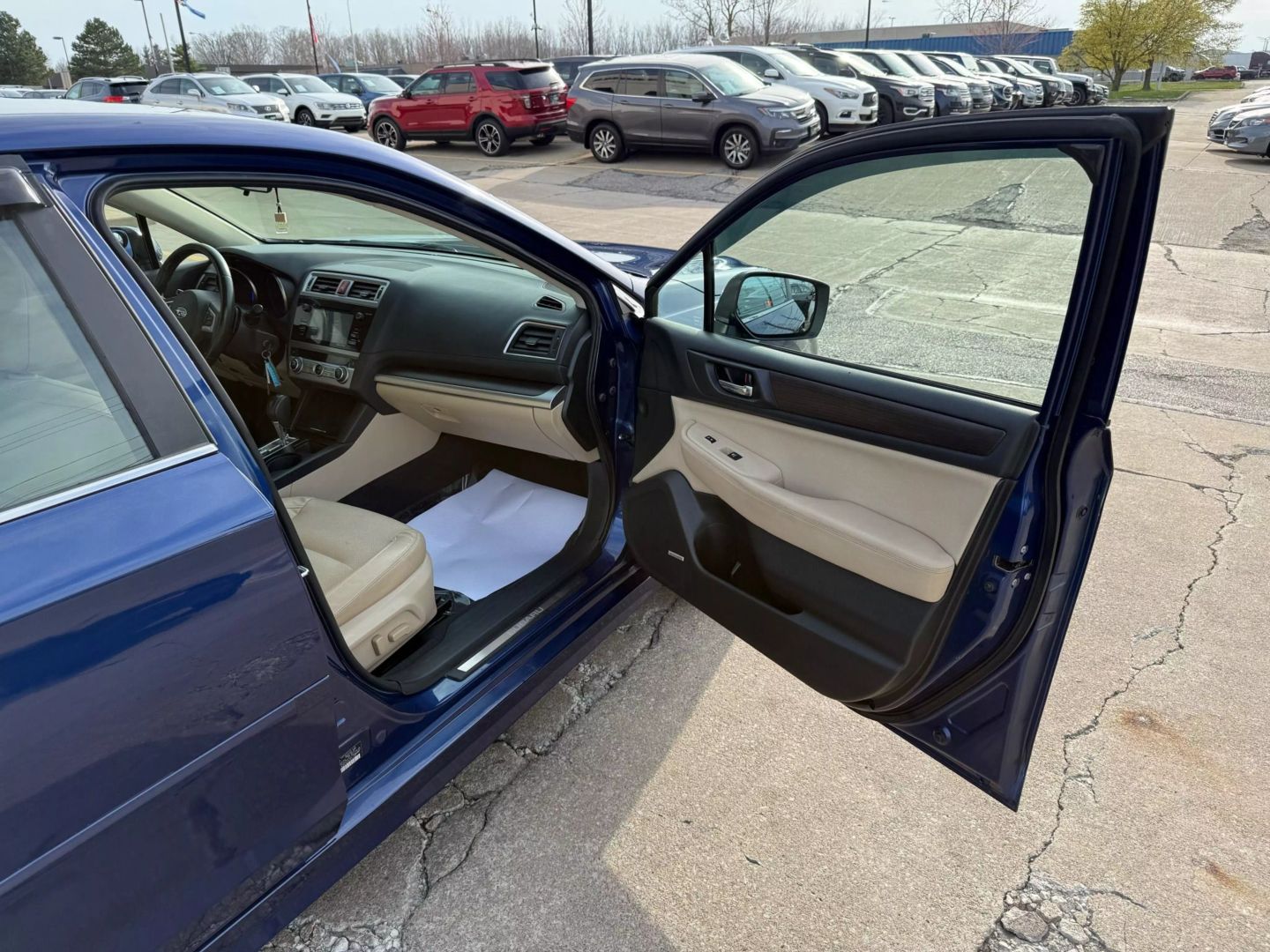 2015 Subaru Legacy - Image 24